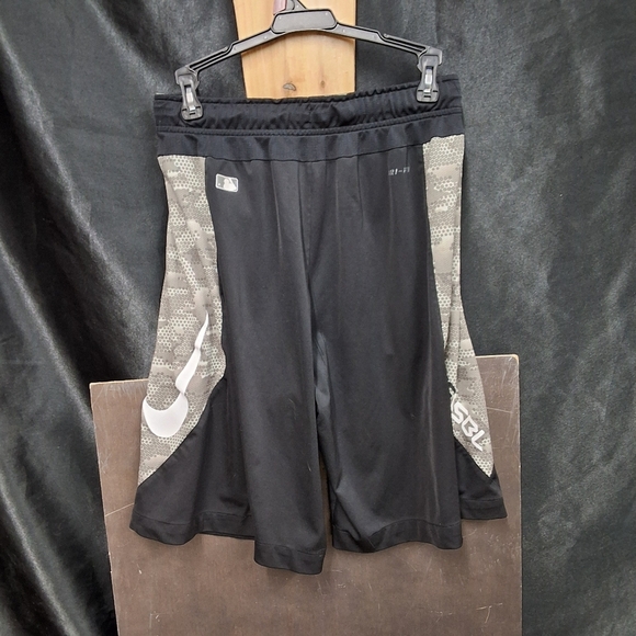 Nike Dri-FIT Authentic Performance Apparel - Picture 7 of 14